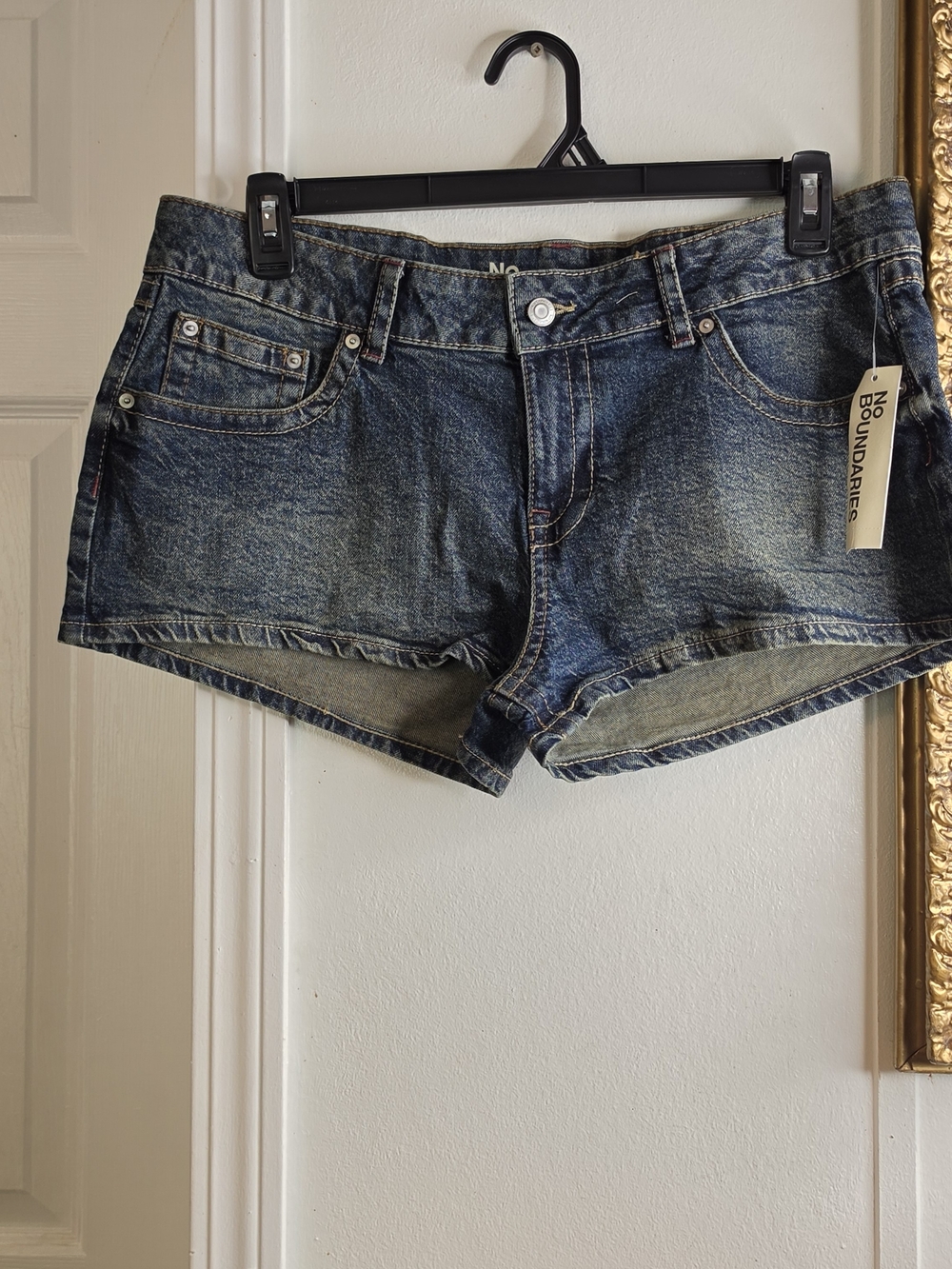 No Boundaries Women's Blue Denim Short Shorts